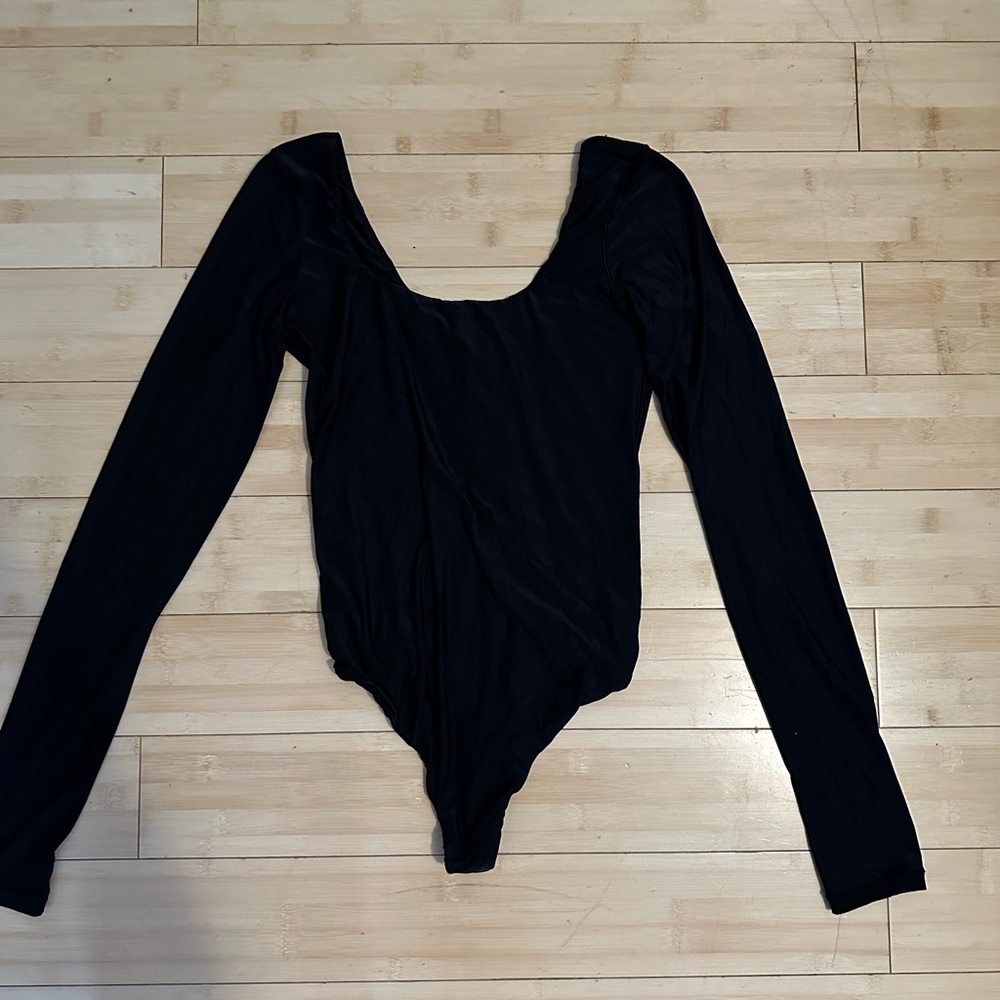 Aerie Smoothez Black Scoop Neck Bodysuit - Picture 2 of 3